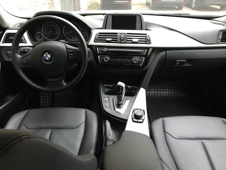 BMW 3 F30 318i