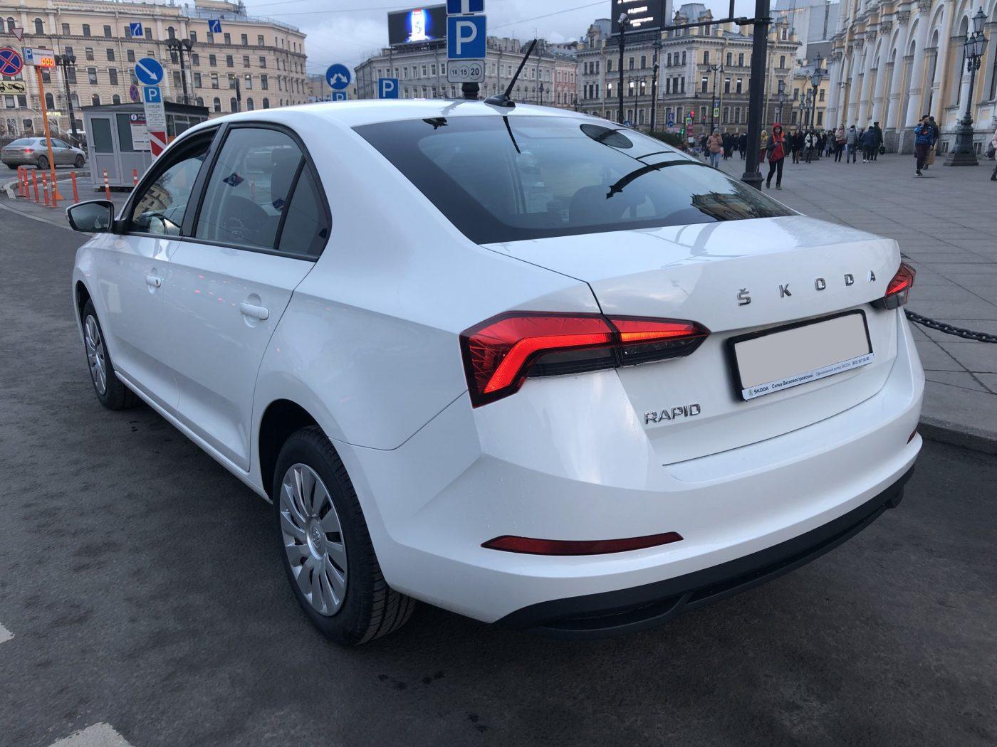 Аренда SKODA Rapid Черный в Сыктывкаре без водителя